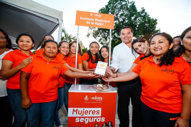 Renán Barrera preside relanzamiento de la Línea Mujer