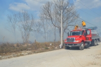 Voraz incendio arrasa gran extensión de maleza