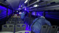 Pasajeros ya no podrán viajar en pasillos de autobuses