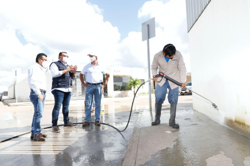 Ayuntamiento continúa trabajos de limpieza en colonias afectadas por inundaciones