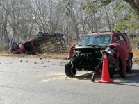 Aparatoso accidente en la Mérida-Motul
