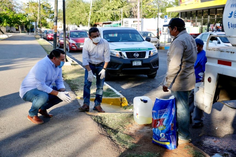 Supervisa alcalde labores de limpieza en parques