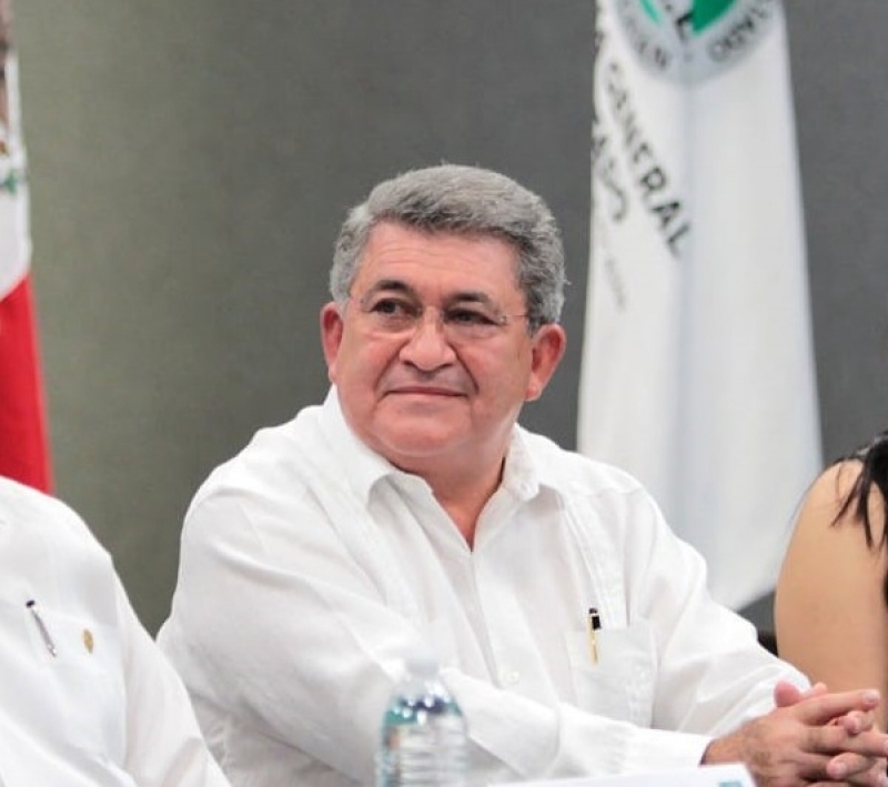 Renuncia titular de la FGE Wilbert Cetina Arjona