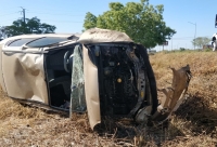 Vuelca en su Chevy en la Mérida-Progreso 