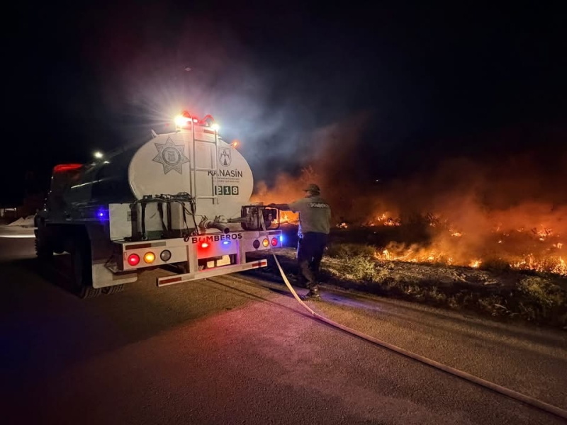 Sofocan incendio de pastizal en Kanasín