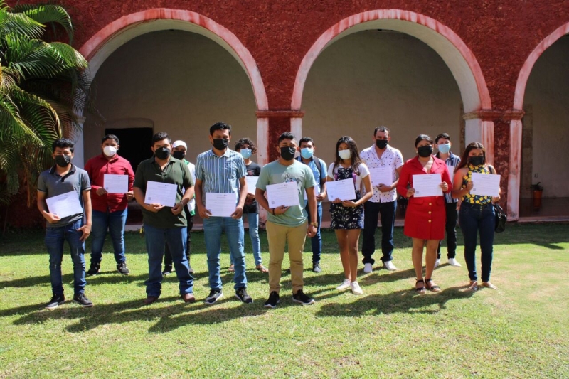 Buscan abatir rezago educativo en zona central del Estado