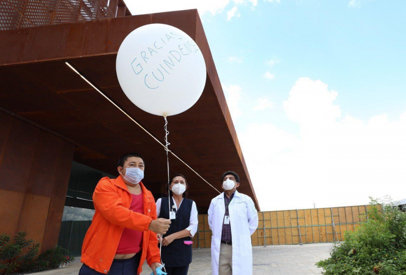 Liberan un globo por cada paciente dado de alta por coronavirus del Siglo XXI