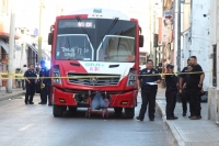 Autobús embiste a septuagenaria