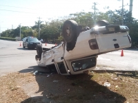 Choque en la 42 Sur de Mérida deja tres lesionados