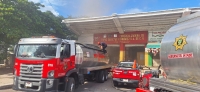 Arde bodega en Central de Abastos
