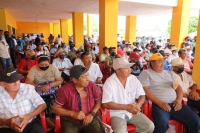 Entrega gobierno estatal apoyos a productores de henequén
