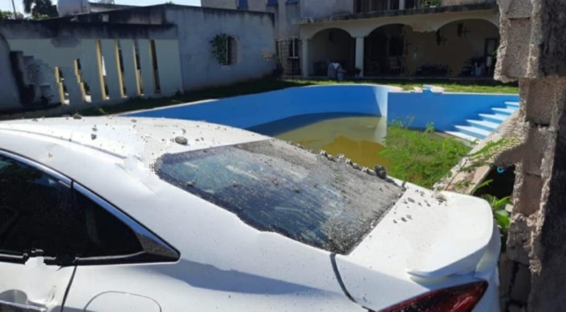 Enfermero choca y abre boquete en muro de monasterio