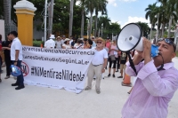 Marchan contra libros de texto en Mérida 