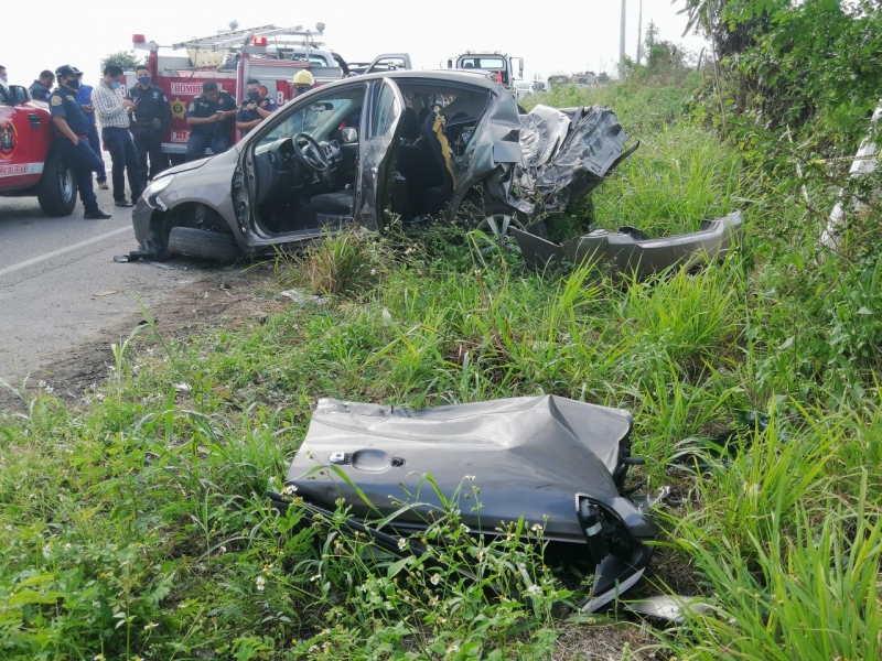 Siniestro vial deja daños en carretera Mérida-Motul