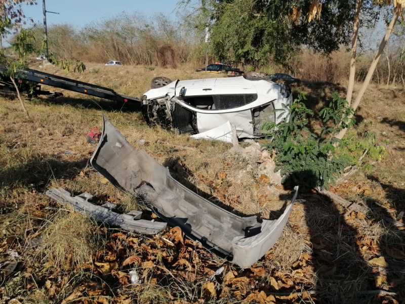 Joven salva la vida de milagro en aparatoso siniestro vial 