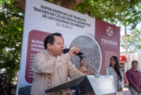 Díaz Mena supervisa trabajos de bacheo en El Roble Agrícola