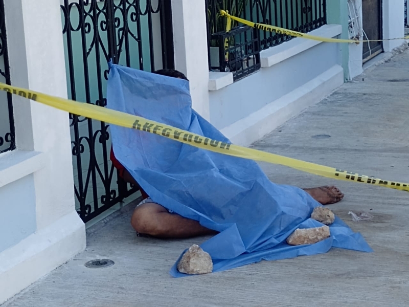 Hombre en situación de calle muere en vía pública 