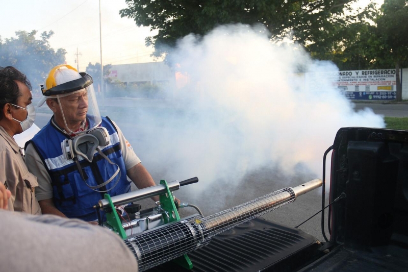 Inician labores de fumigación en Mérida y municipios costeros