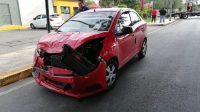 Choque en Avenida Líbano deja daños materiales 