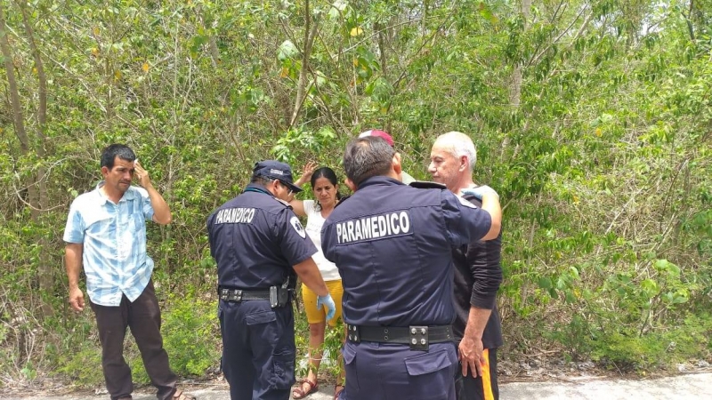 Colombiano pierde control de su vehículo y sale de la carretera