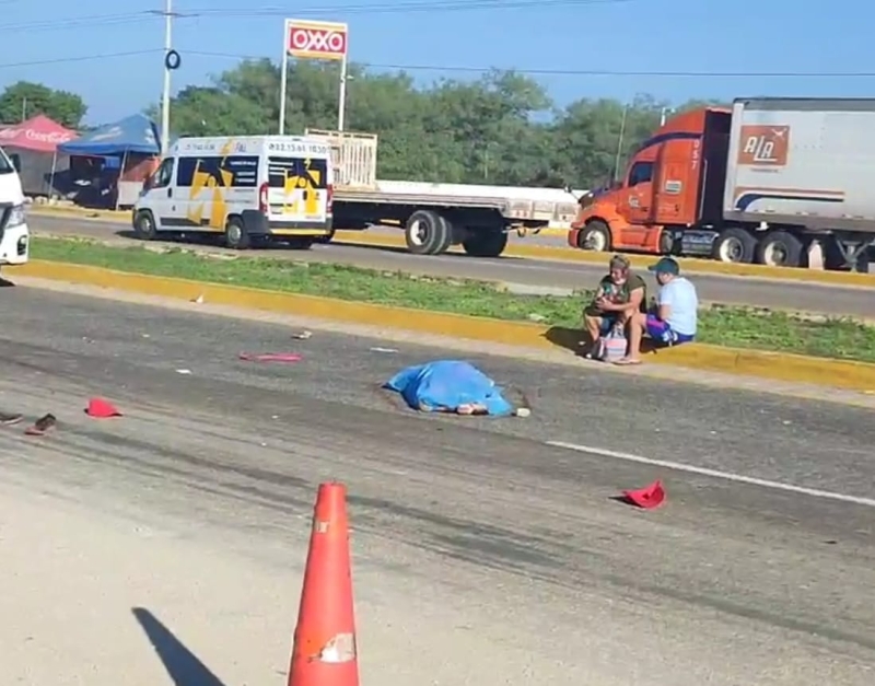 Cae de mototaxi y muere atropellada en la Mérida-Campeche