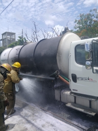 Controlan conato de incendio de camión