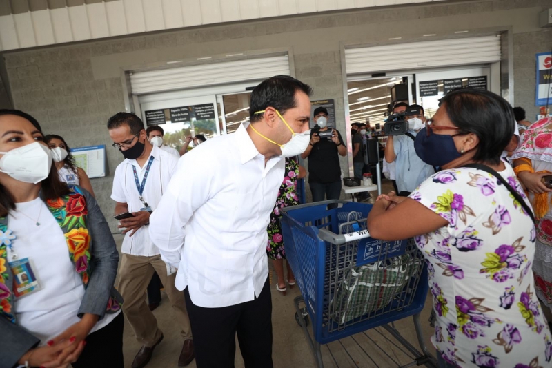 Vila Dosal inaugura sucursal de cadena de supermercados Walmart