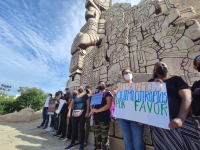 "No somos golpistas", afirman padres de familia de niños con cáncer