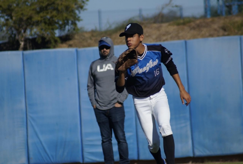 Bateador Ian Ayala firma con Leones de Yucatán