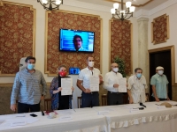 Víctor Cervera firma compromiso con Coordinadora Ciudadana de Yucatán