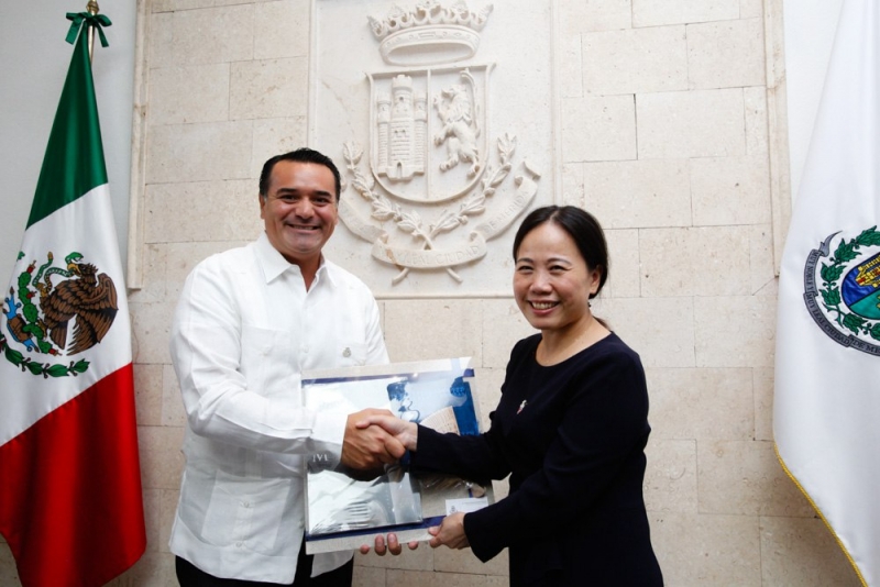 Renán Barrera estrecha lazos con ciudad de Nanchang, China