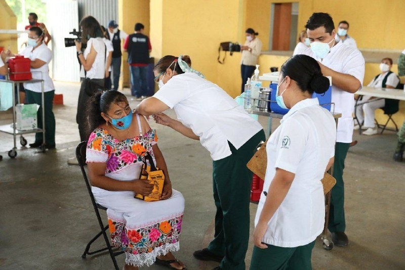 Inician primeras y segundas dosis de vacuna en el interior del Estado