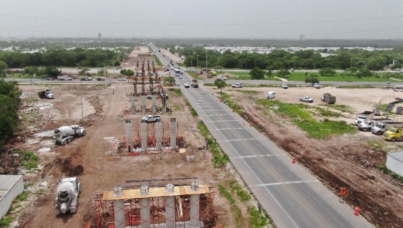 Avanza construcción del distribuidor vial de carretera Mérida-Tetiz