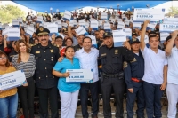 Hijos de policías cumplen sueño de cursar carrera universitaria