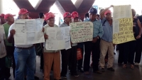 Campesinos bloquean el Aeropuerto de Mérida