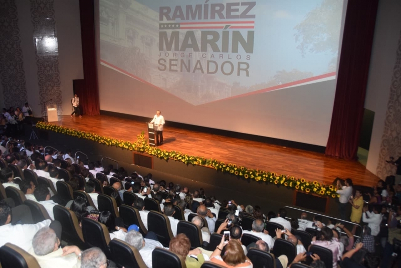 Drogas, plásticos y bandera yucateca, temas en informe de Ramírez Marín