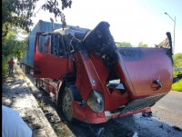 Tráiler arde en llamas en el periférico de Mérida