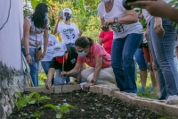 Gaby Cejudo promueve creación de huertos de traspatio