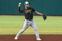 Leones novatos se lucen en juego interescuadras