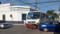 Choque en el centro de Mérida deja daños materiales