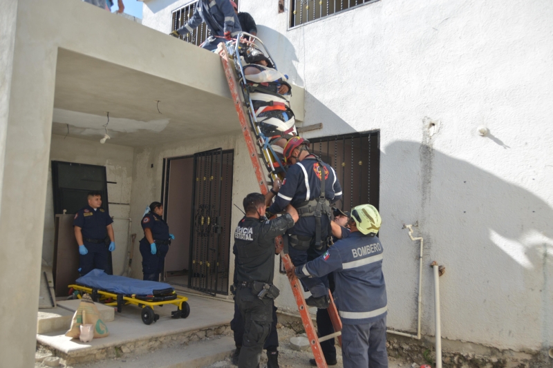 Alarife lesionado tras caer de techo