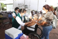 Arranca vacunación de adultos mayores contra Covid-19 en Mérida