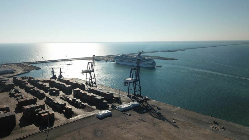 Vila firma convenio para ampliar el Puerto de Altura de Progreso