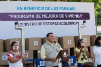 Entregan estufas ecológicas a beneficiarios de comisaría de Dzununcán