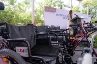 Entregan aparatos funcionales a personas con discapacidad motriz