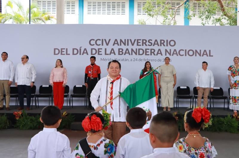 Encabeza gobernador el 204 aniversario del Día de la Bandera