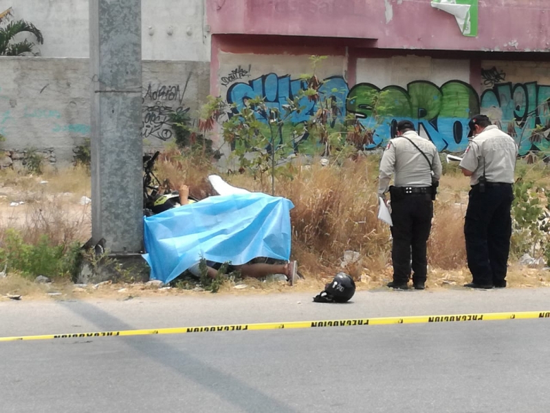 Tragedia en periférico; muere motociclista en choque