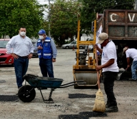 Ayuntamiento brinda pronta respuesta a reportes de baches: Renán Barrera