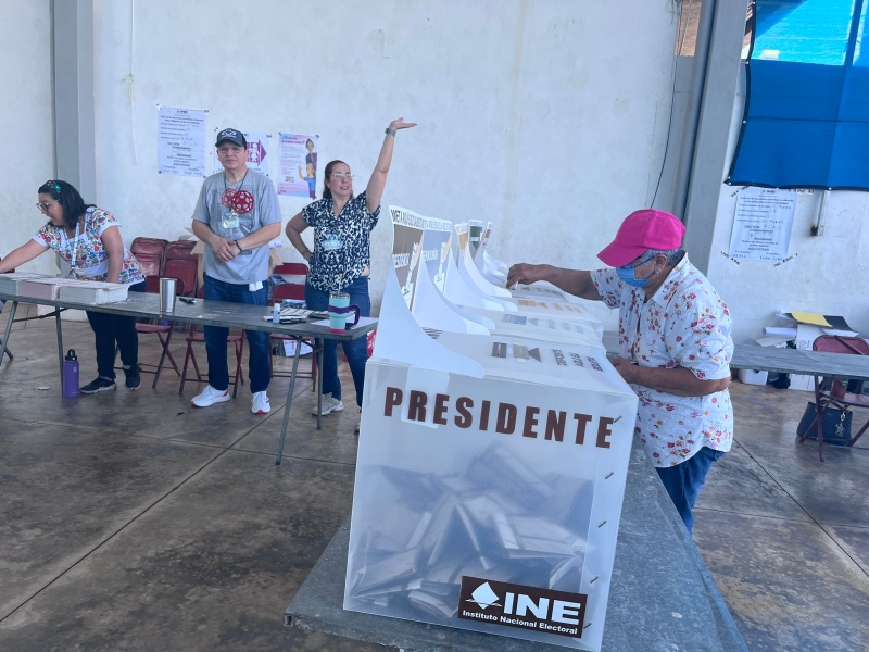 Yucatecos salen a votar