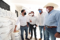 Vila Dosal entrega apoyos en Tizimín a productores afectados por &quot;Grace&quot;